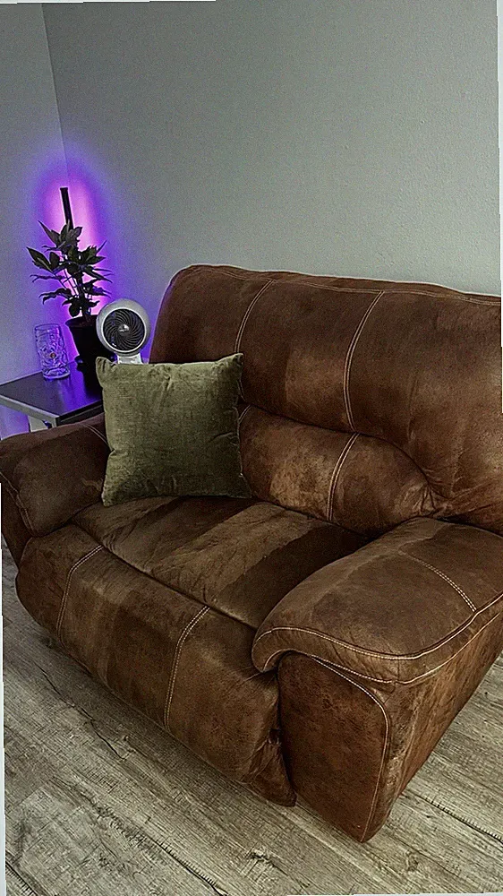 Comfy Sofa/Recliner Loveseat
