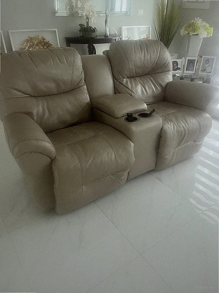 Loveseat Recliner The Leather $399 Usado En Excelente Estado